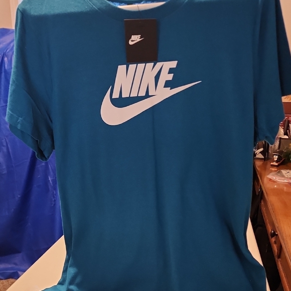 NWT Nike Blue Short Sleeve Tee - Picture 3 of 3